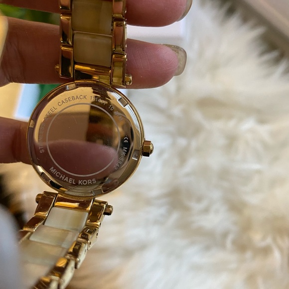 Michael Kors watch - Picture 3 of 9
